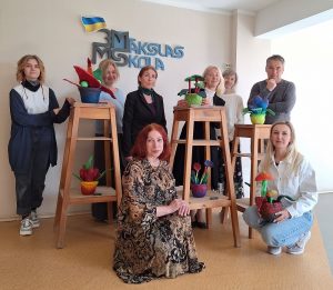 Mākslas darbu izstāde piecos stāvos – tepat Bauskā