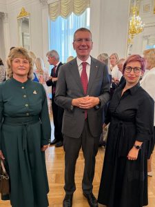 Prezidents ielūdz mūsu diriģentes