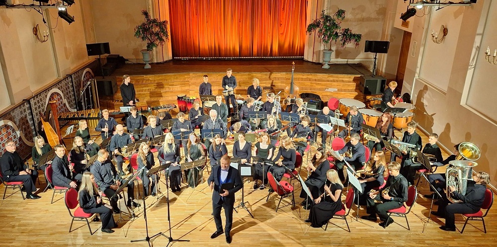 Klasika, džezs un “Dzeltenie aizkari”