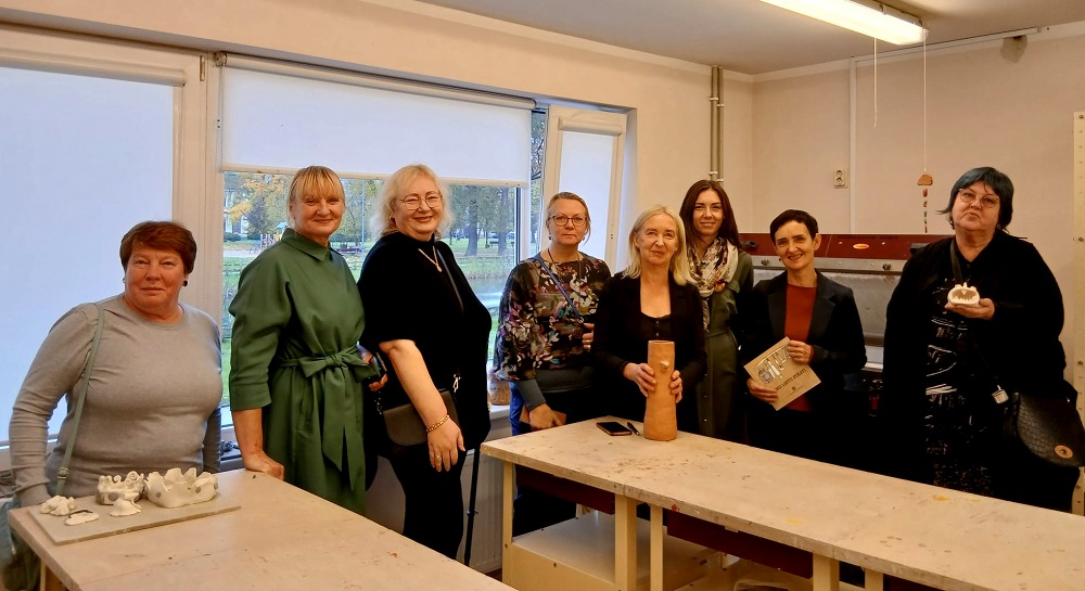 Mākslas nodaļu rādām kolēģiem no Dobeles