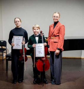 Pēc skatuves pieredzes uz Jelgavu dodas mūsu lociņinstrumentālisti