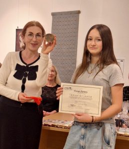 Piparkūku vai liecību? Abas!