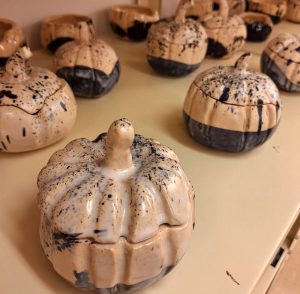 Pusgada darbu skates mirkļi