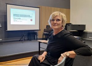 Diānas Zandes lekcijā vecākiem un pedagogiem – daudz atklāsmju un pārdomu