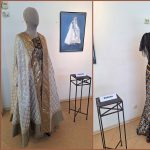 Laimdotas un Raganas tērpi izstādē.