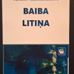 Baibas Litiņas tērpu izstādes afiša.