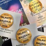 Pasākuma "Talants Bauskai" nozīmītes.